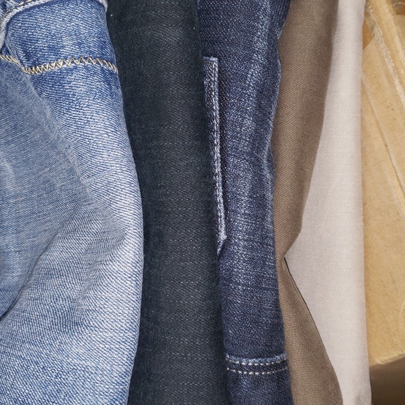 Woman's jeans 1 pair for $5 ONLY - Picture 4 of 4